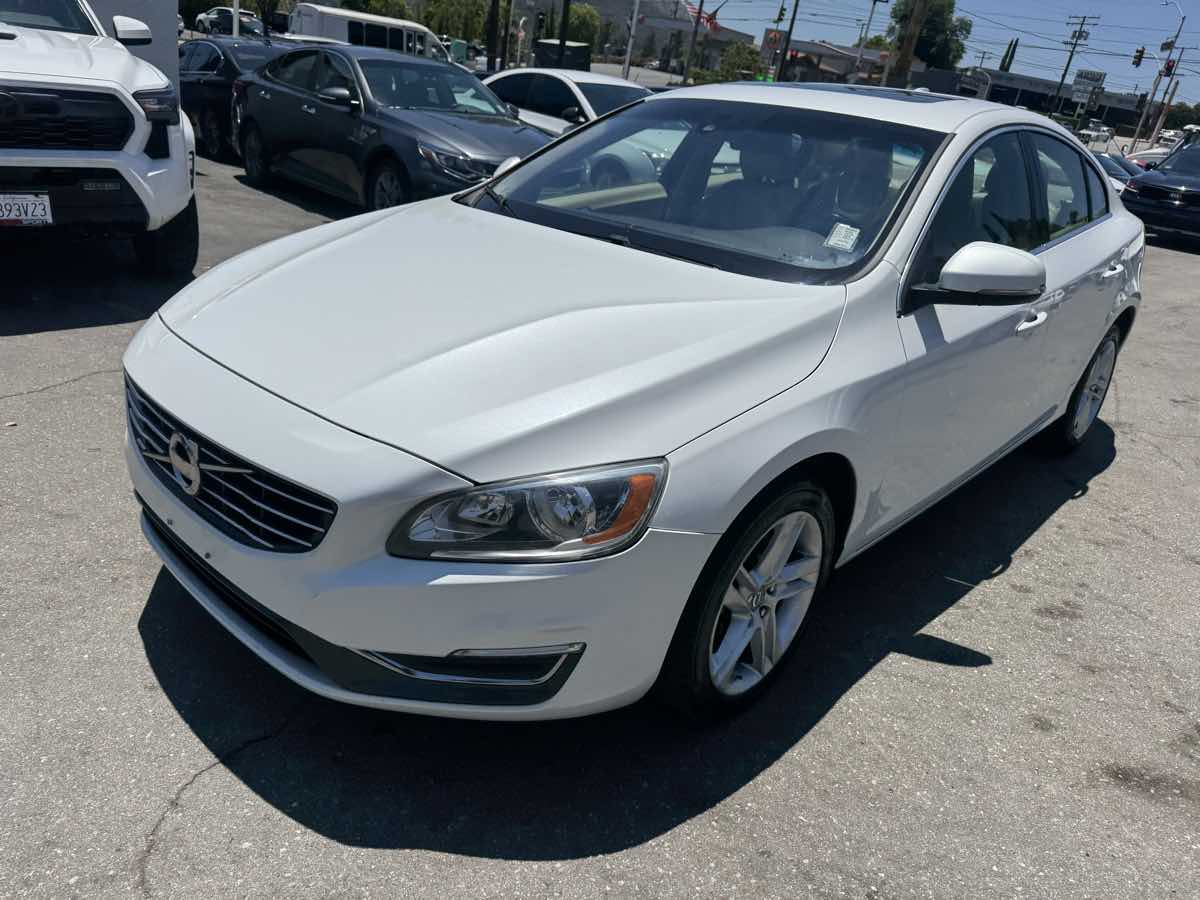 2015 Volvo S60 T5 Drive-E Premier photo 2