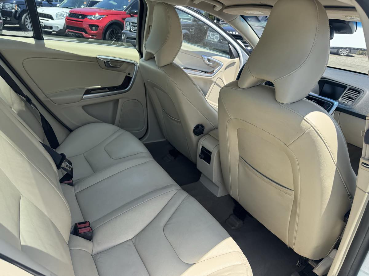2015 Volvo S60 T5 Drive-E Premier photo 13