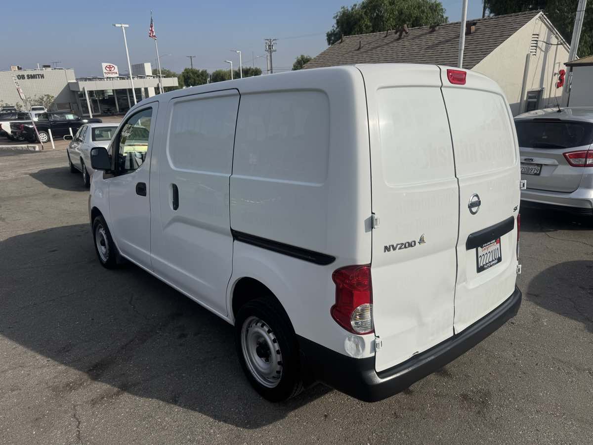 2015 Nissan NV200 SV photo 4