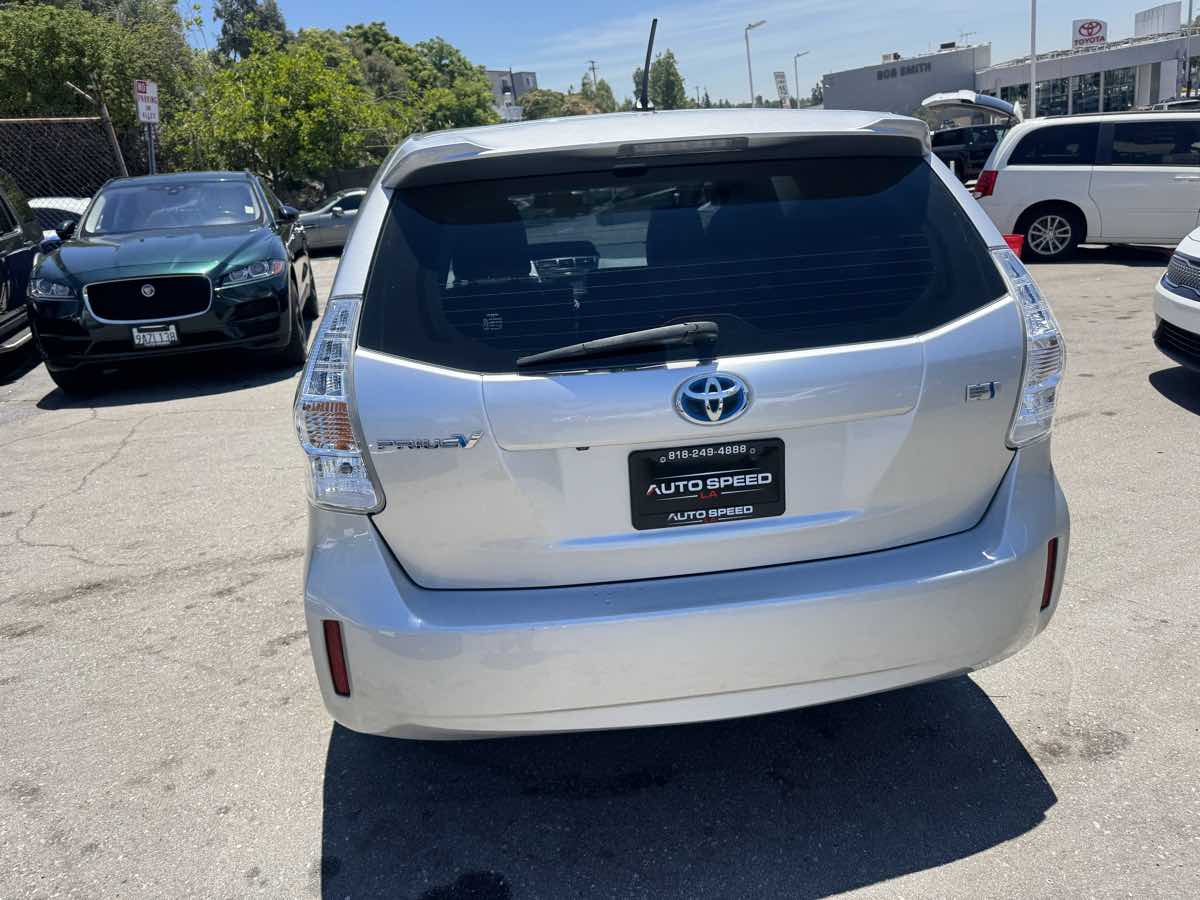 2012 Toyota Prius V Two photo 5