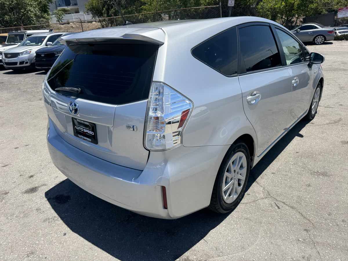 2012 Toyota Prius V Two photo 6