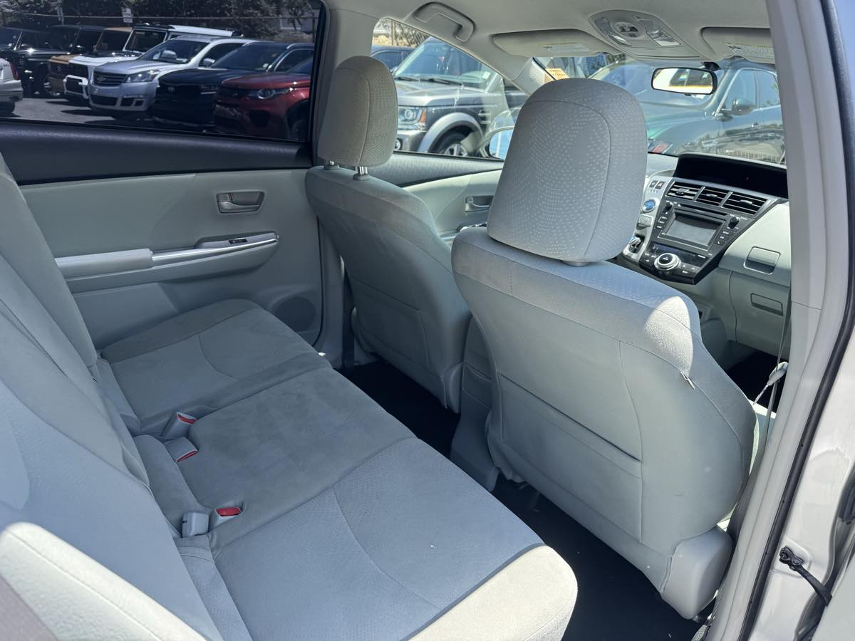 2012 Toyota Prius V Two photo 10