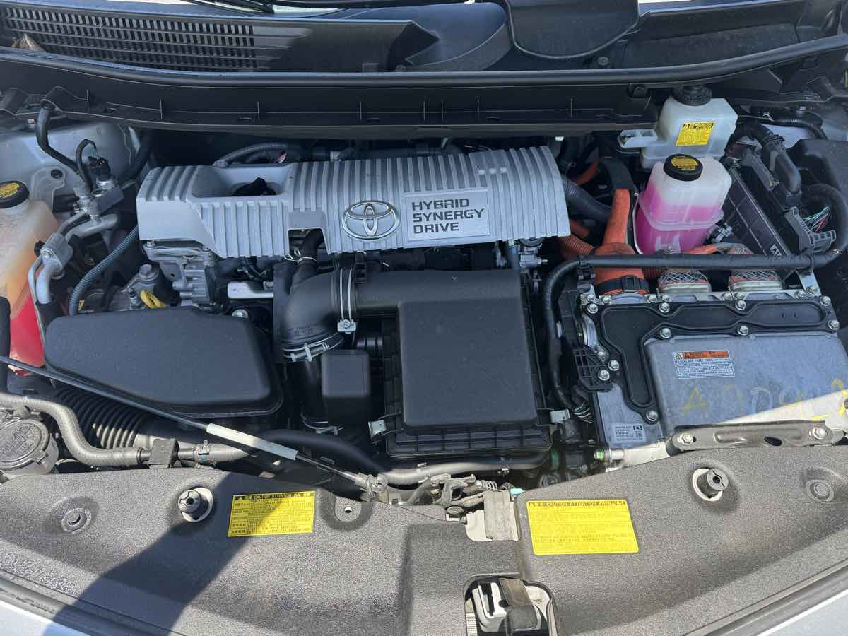 2012 Toyota Prius V Two photo 15