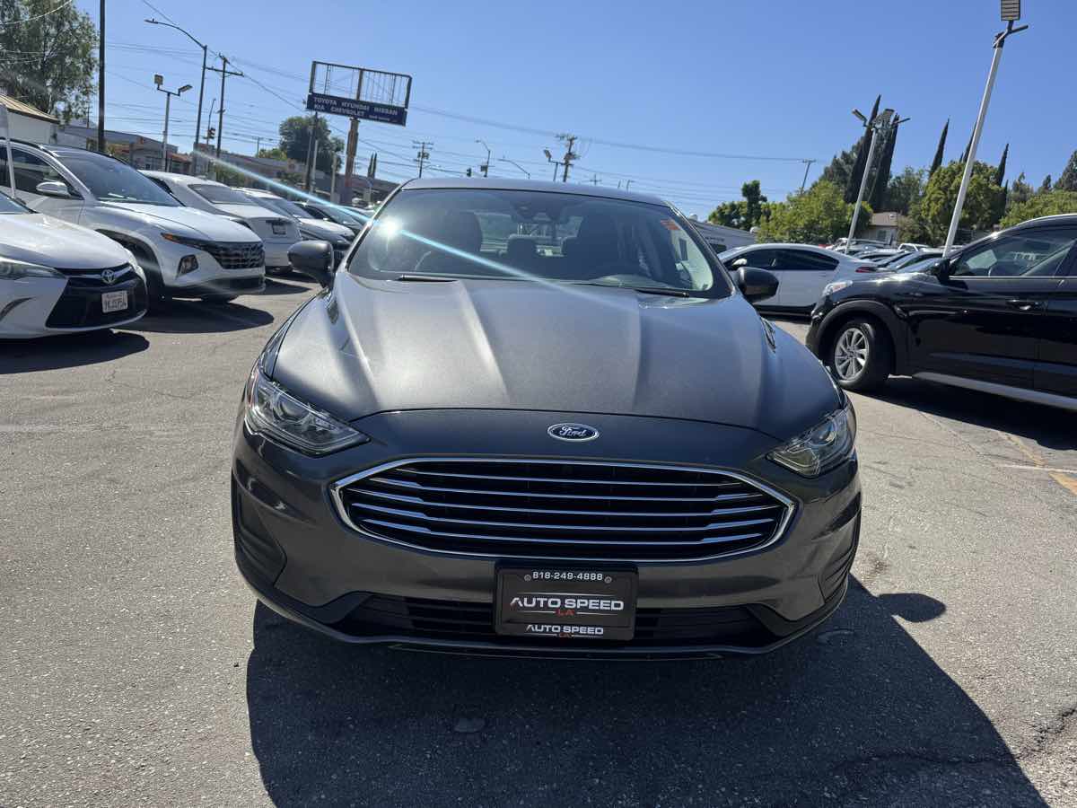2019 Ford Fusion Hybrid SE photo 2