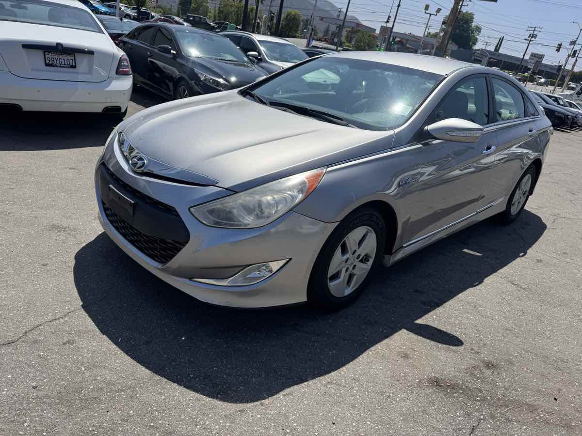 2012 Hyundai Sonata Hybrid photo 3