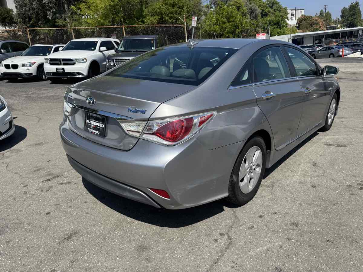2012 Hyundai Sonata Hybrid photo 4