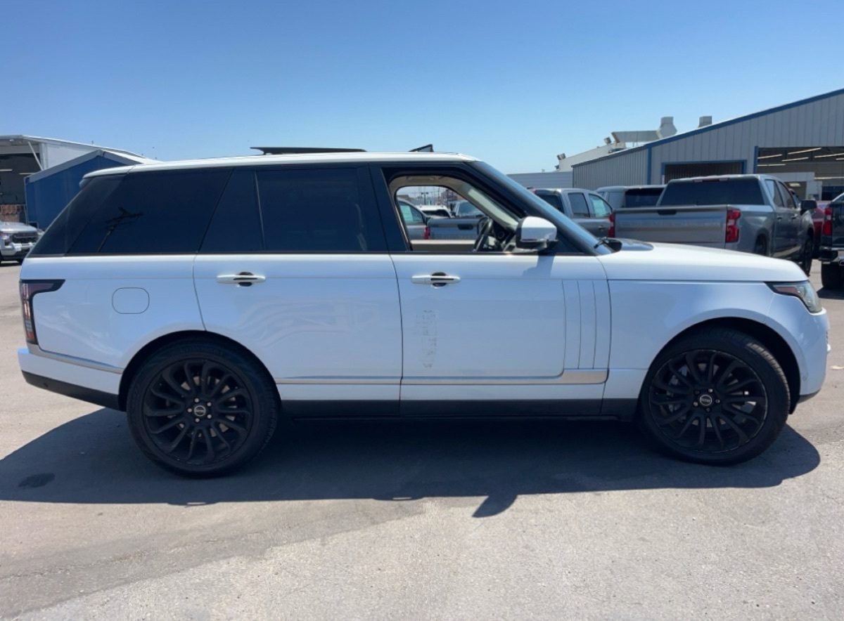 2014 Land Rover Range Rover SuperCharged photo 2