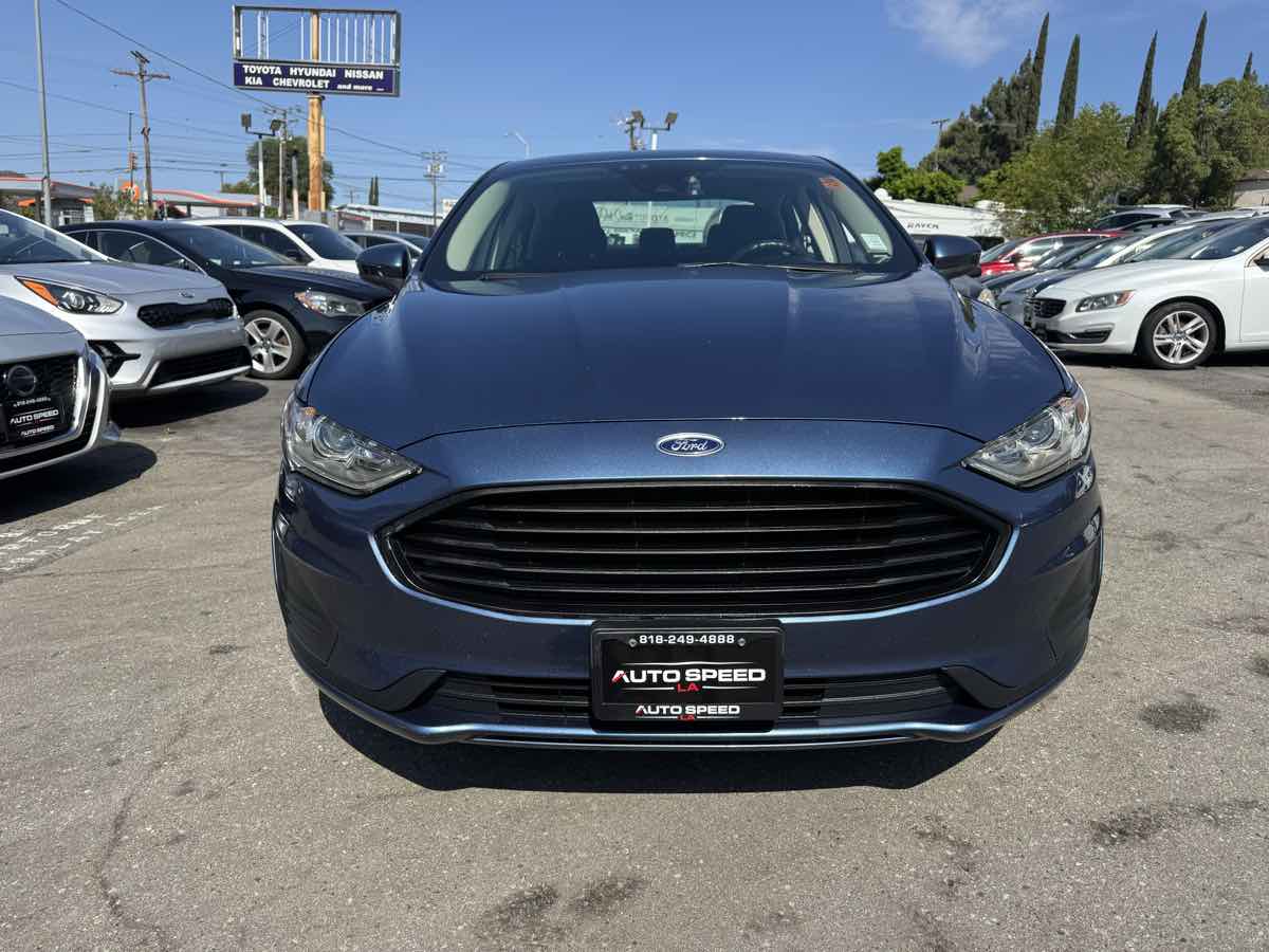 2019 Ford Fusion Hybrid SE photo 2
