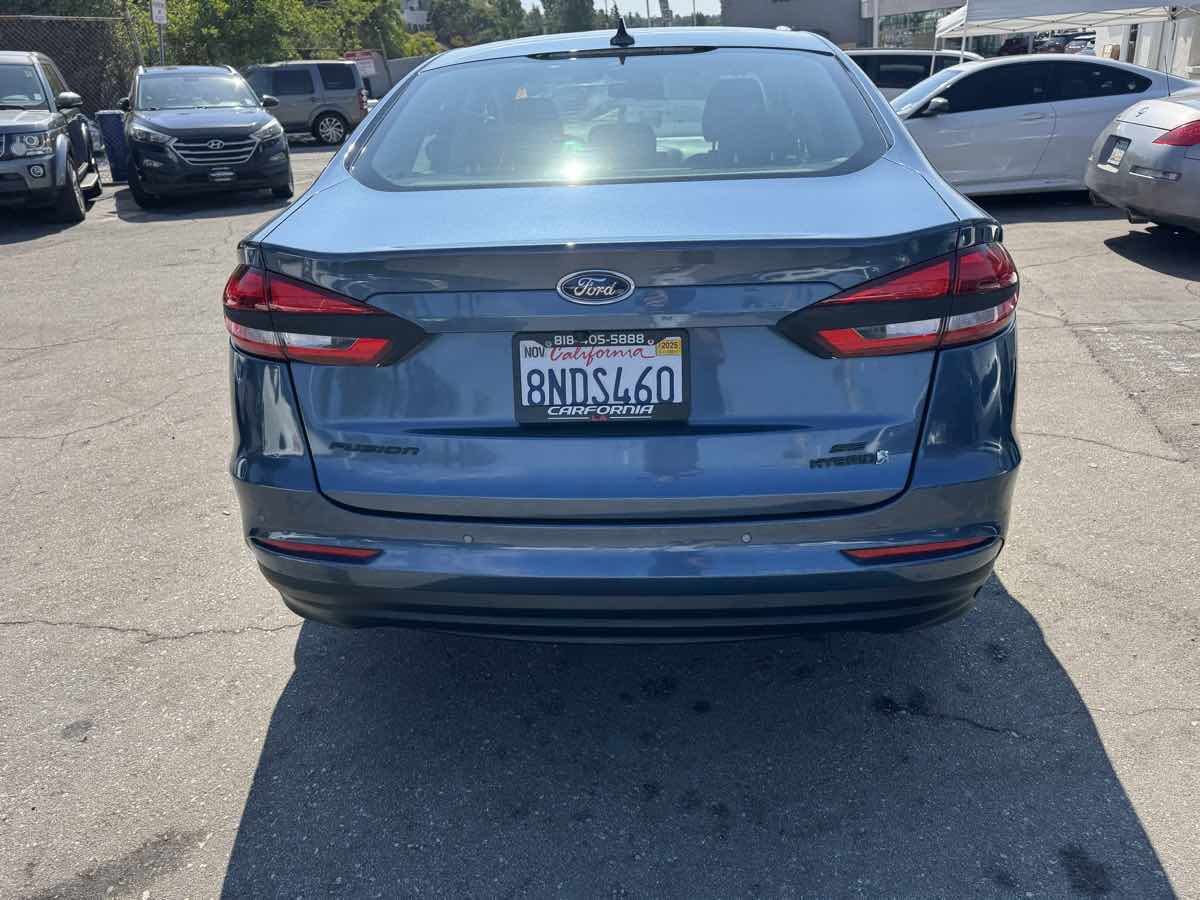 2019 Ford Fusion Hybrid SE photo 4