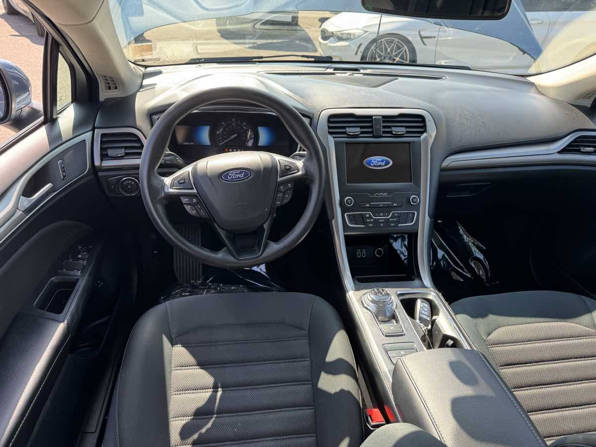 2019 Ford Fusion Hybrid SE photo 14