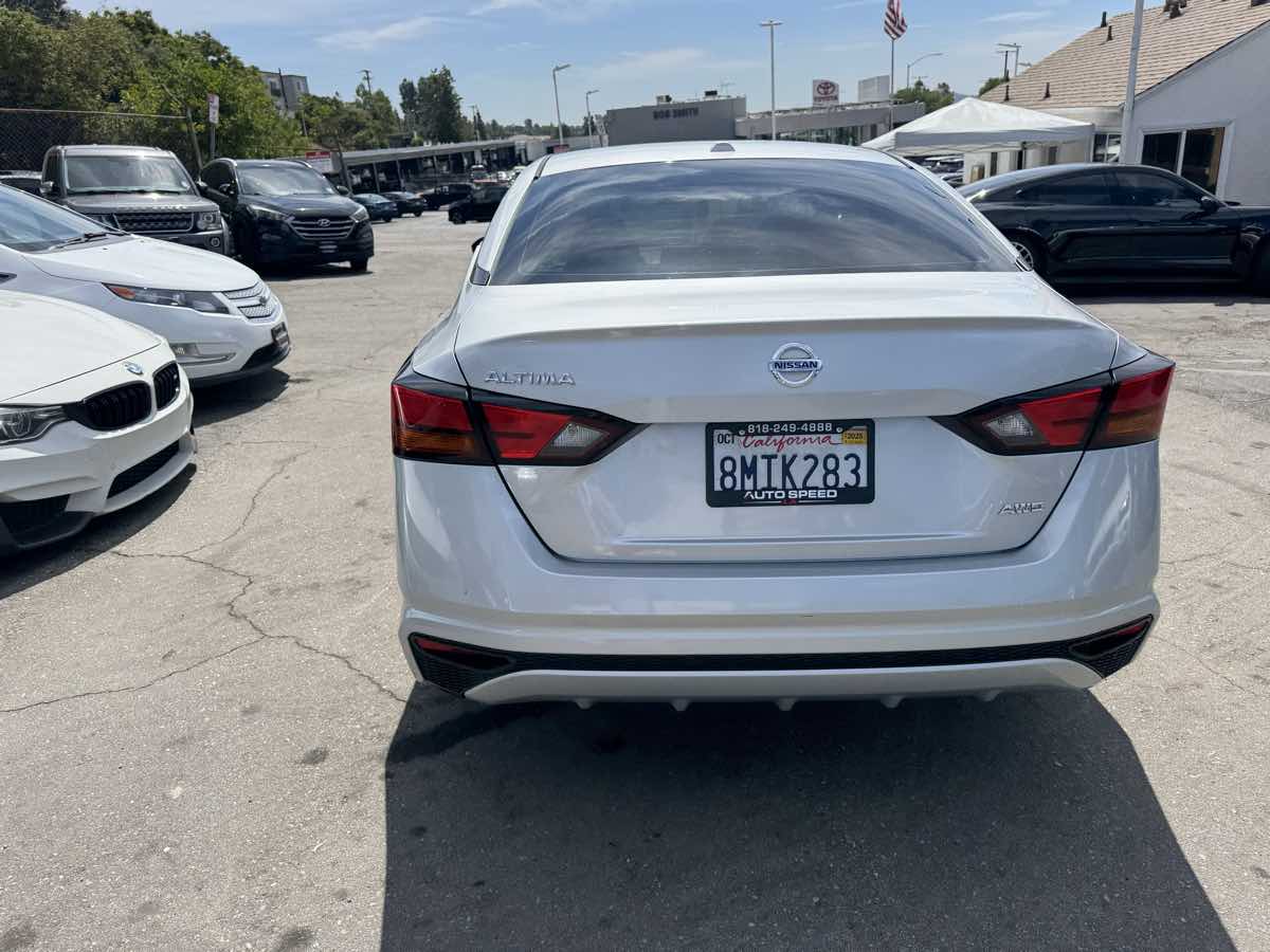 2019 Nissan Altima 2.5 S photo 5