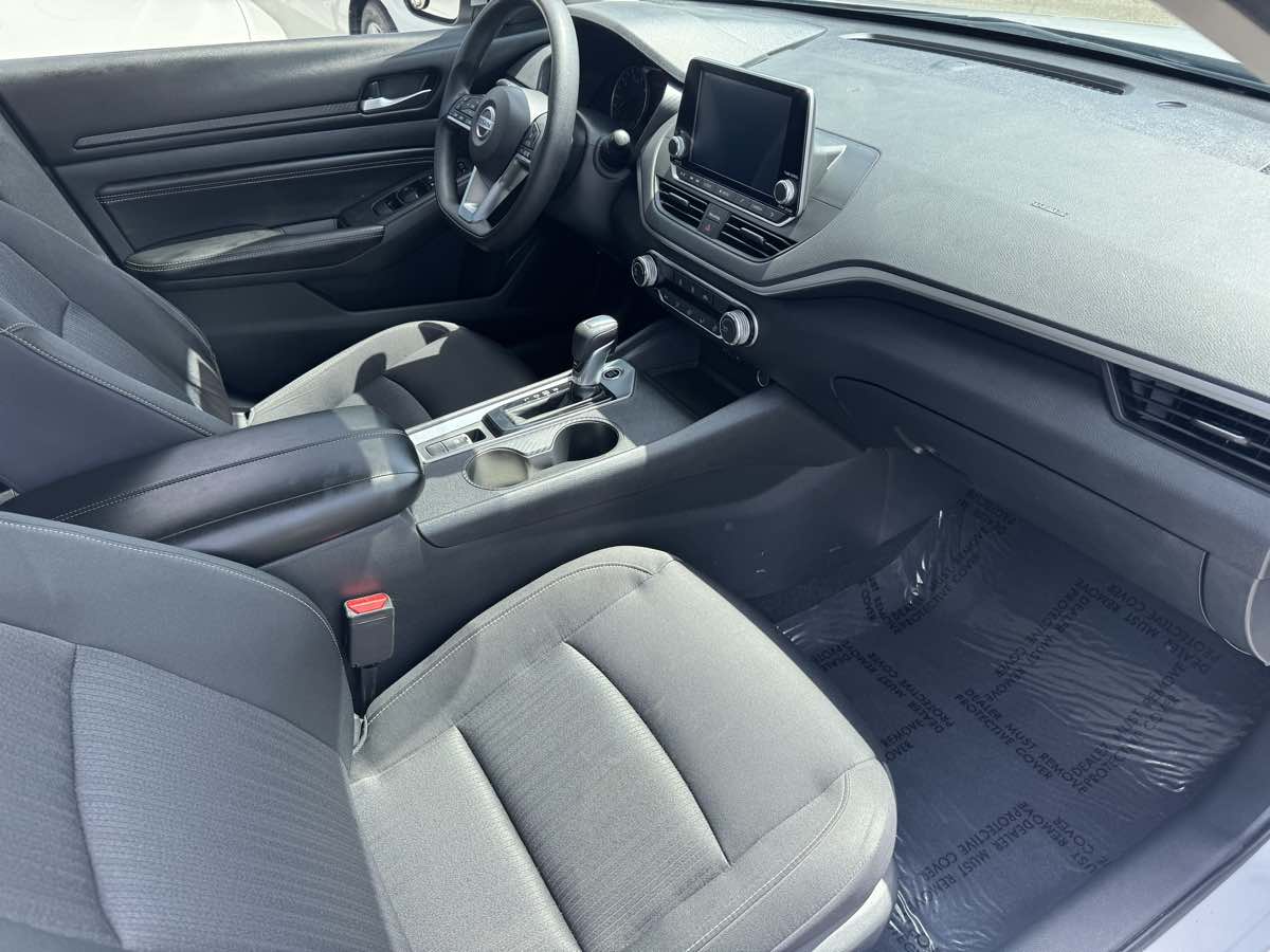 2019 Nissan Altima 2.5 S photo 12
