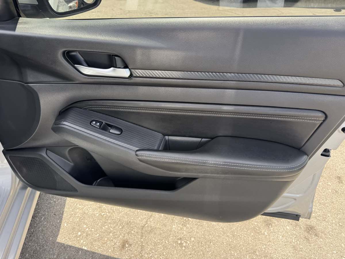 2019 Nissan Altima 2.5 S photo 16