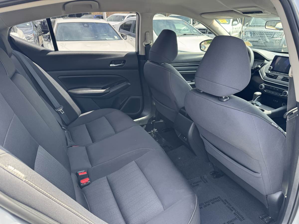 2019 Nissan Altima 2.5 S photo 17