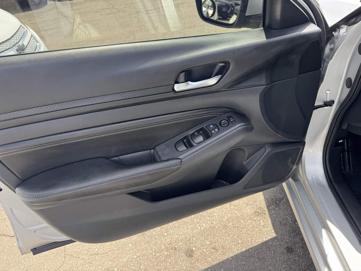 2019 Nissan Altima 2.5 S photo 8