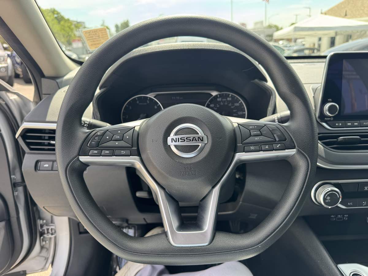 2019 Nissan Altima 2.5 S photo 10