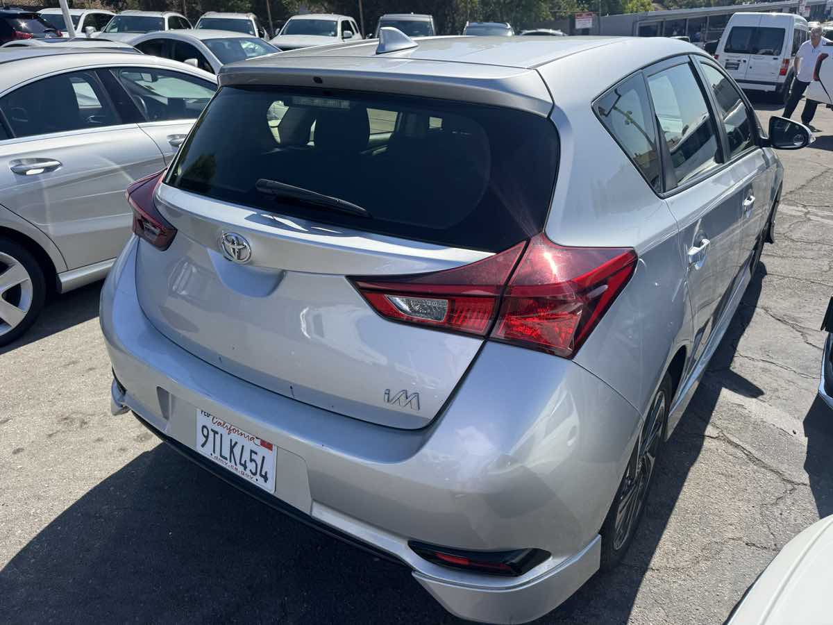 2017 Toyota Corolla iM photo 5
