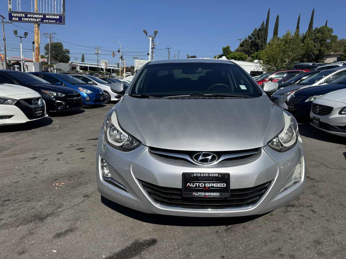 2015 Hyundai Elantra SE photo 2