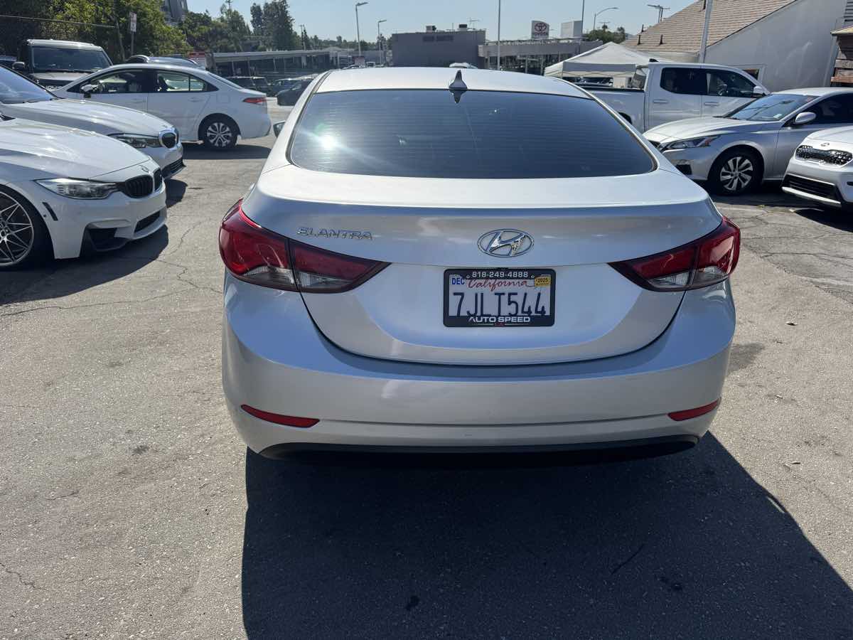 2015 Hyundai Elantra SE photo 5