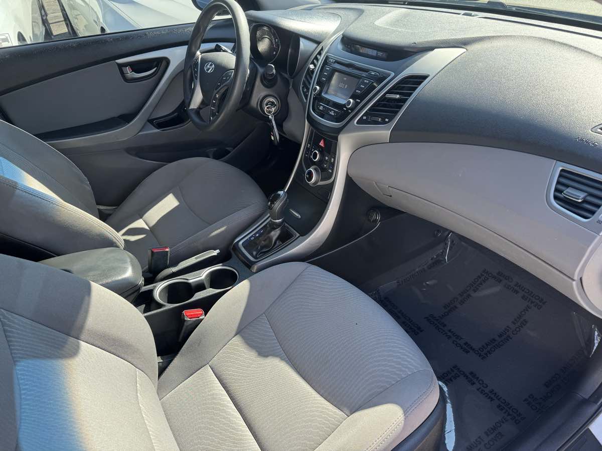 2015 Hyundai Elantra SE photo 11