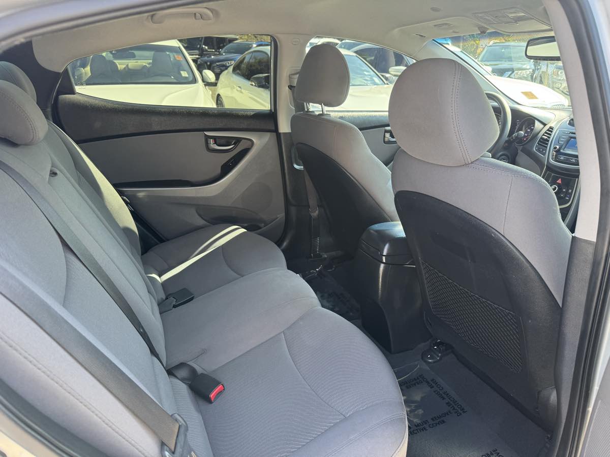 2015 Hyundai Elantra SE photo 13