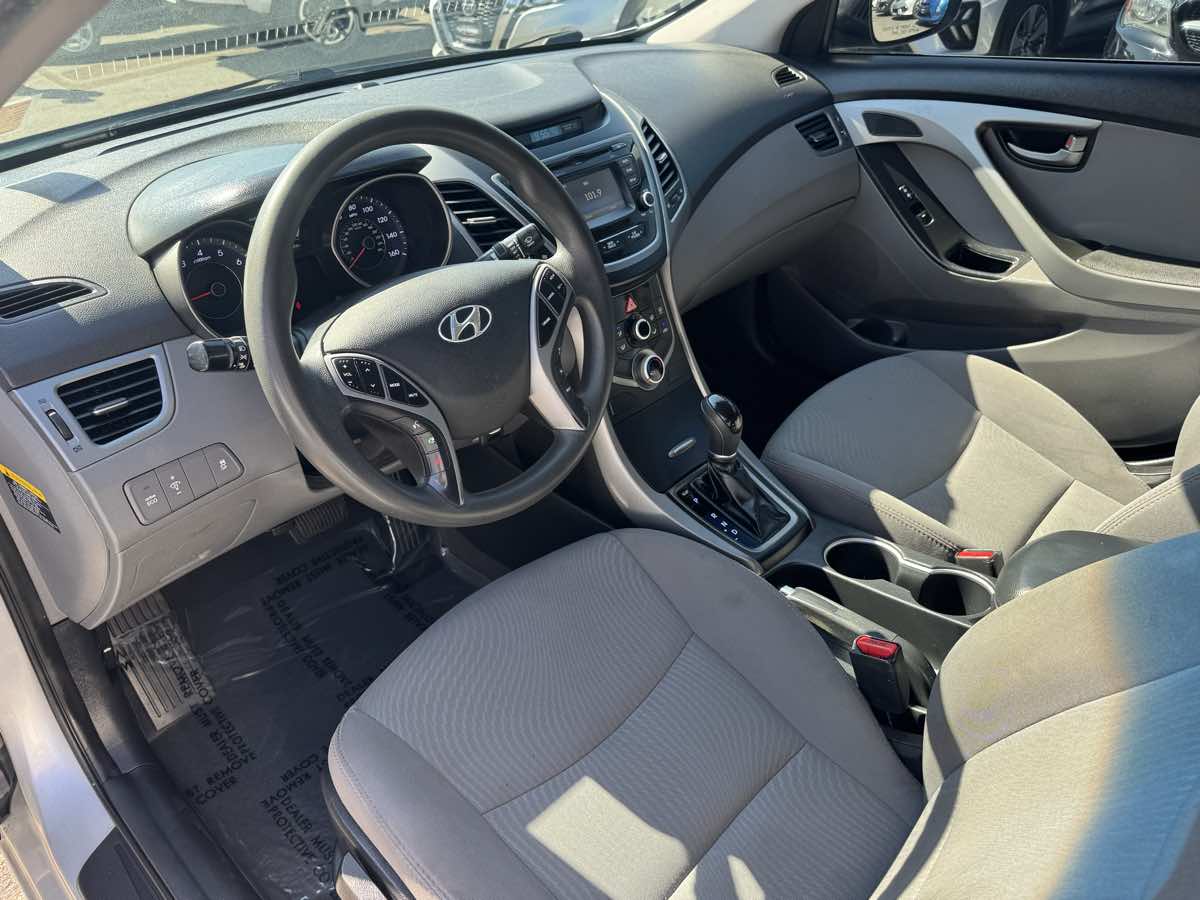 2015 Hyundai Elantra SE photo 9