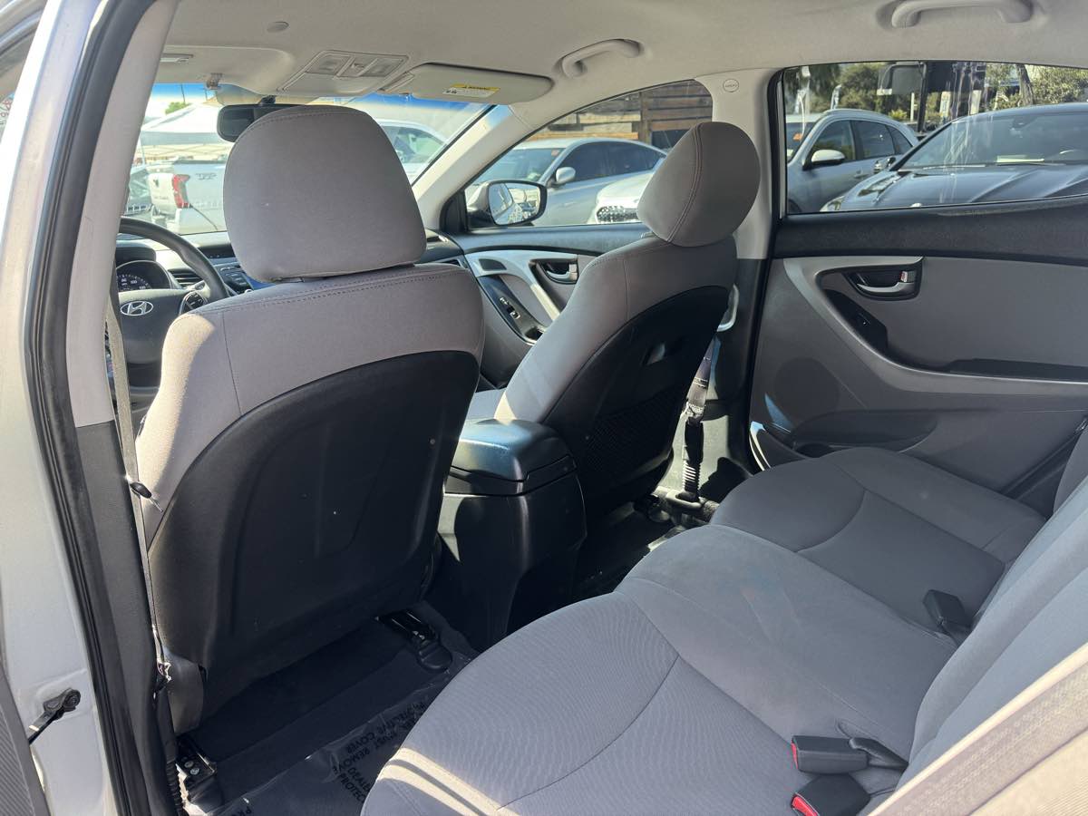 2015 Hyundai Elantra SE photo 14