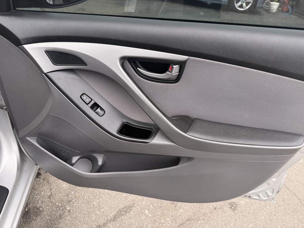 2015 Hyundai Elantra SE - Photo 26