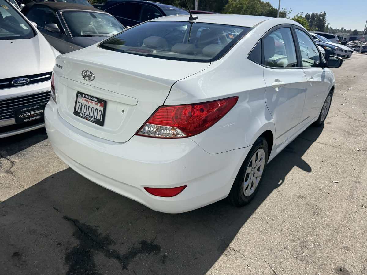 2012 Hyundai Accent GLS photo 4