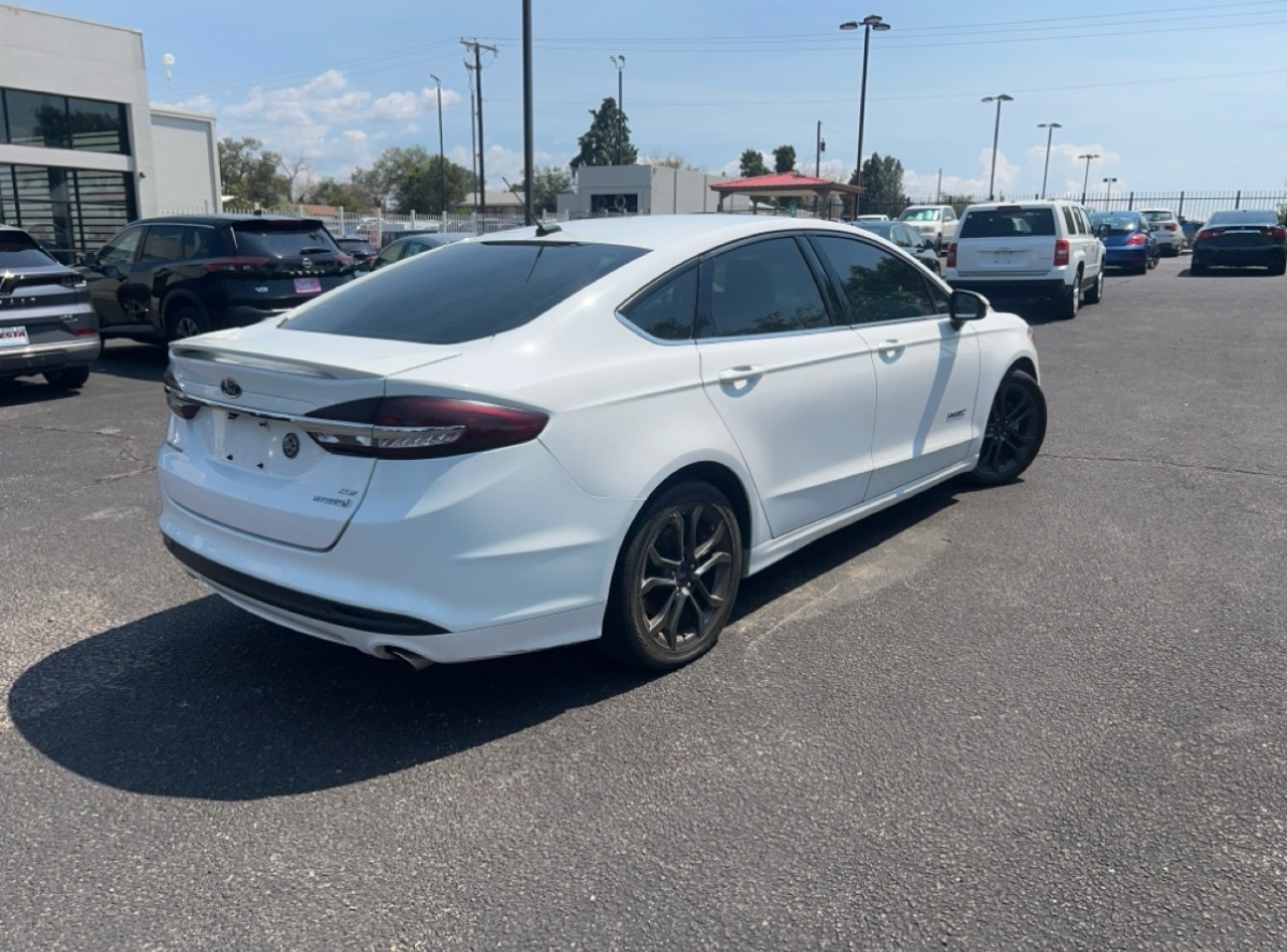 2018 Ford Fusion Hybrid SE photo 2
