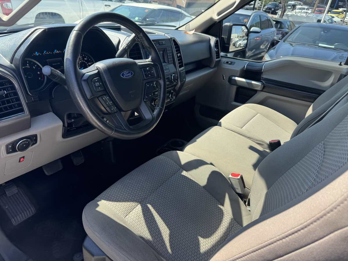 2017 Ford F-150 XLT photo 10