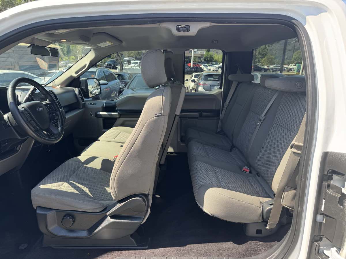 2017 Ford F-150 XLT photo 17