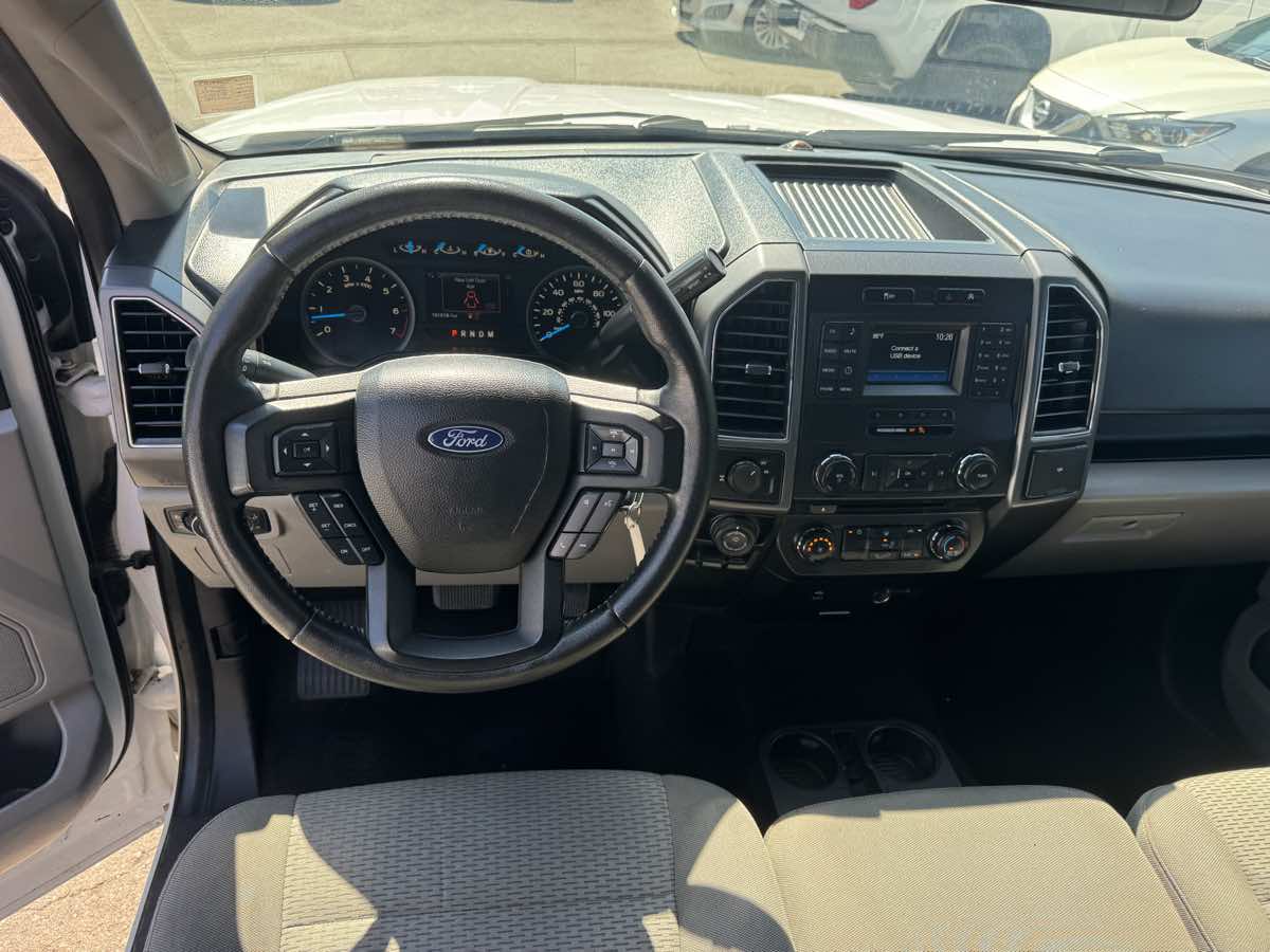 2017 Ford F-150 XLT photo 11