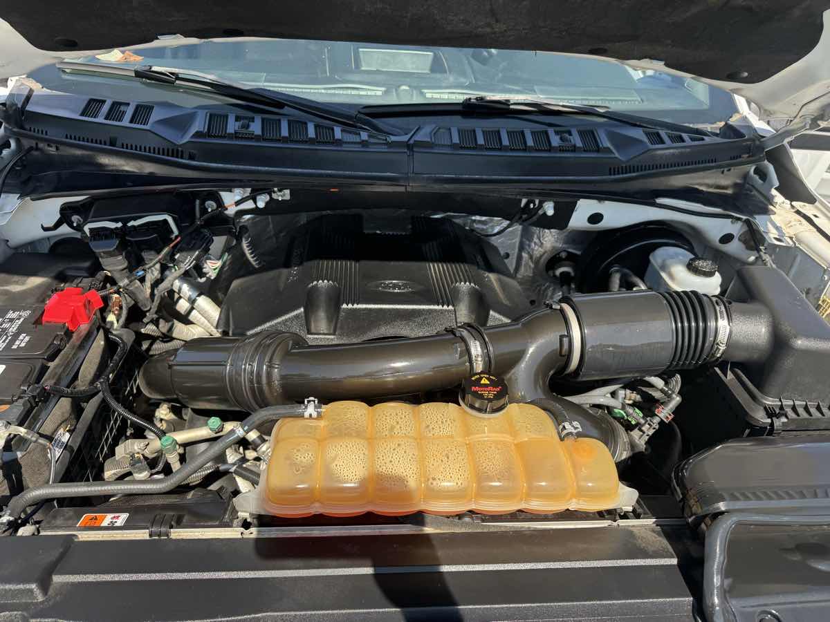 2017 Ford F-150 XLT photo 18
