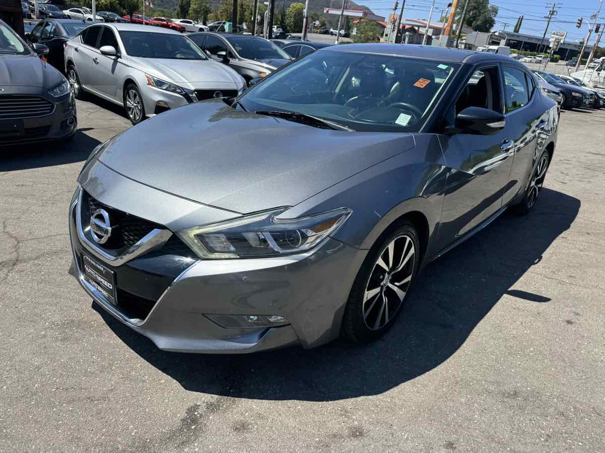 2018 Nissan Maxima SV photo 3