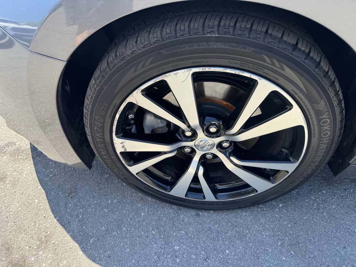 2018 Nissan Maxima SV photo 4