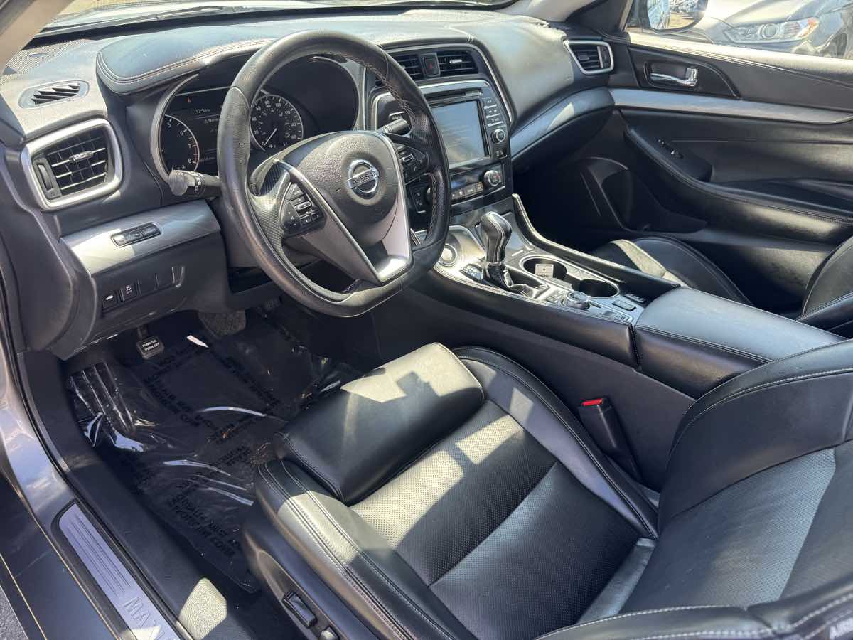 2018 Nissan Maxima SV photo 6