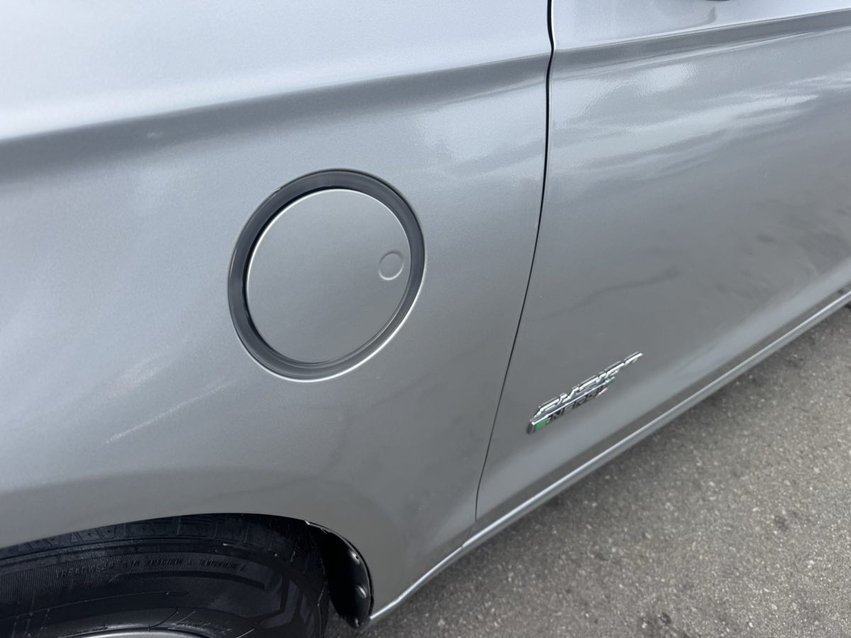2014 Ford Fusion Energi Titanium photo 4