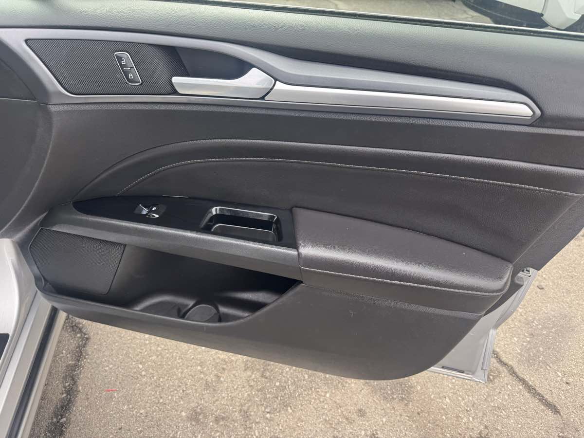 2014 Ford Fusion Energi Titanium photo 6