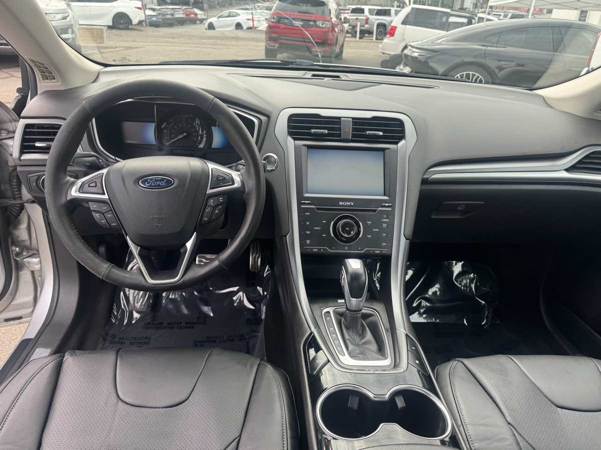 2014 Ford Fusion Energi Titanium photo 11