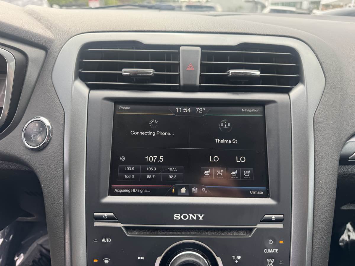 2014 Ford Fusion Energi Titanium photo 15