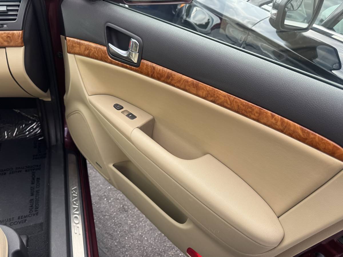 2009 Hyundai Sonata Limited photo 18