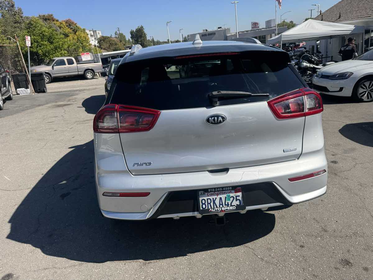 2019 Kia Niro LX photo 3