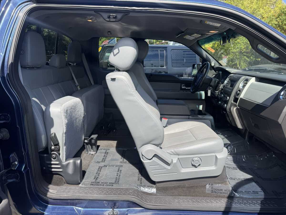 2014 Ford F-150 XLT photo 8