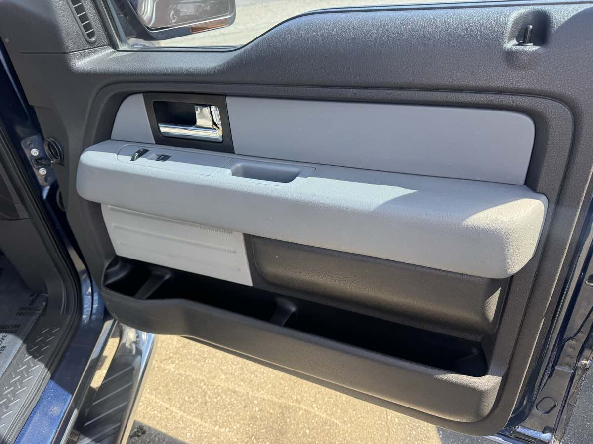 2014 Ford F-150 XLT photo 11