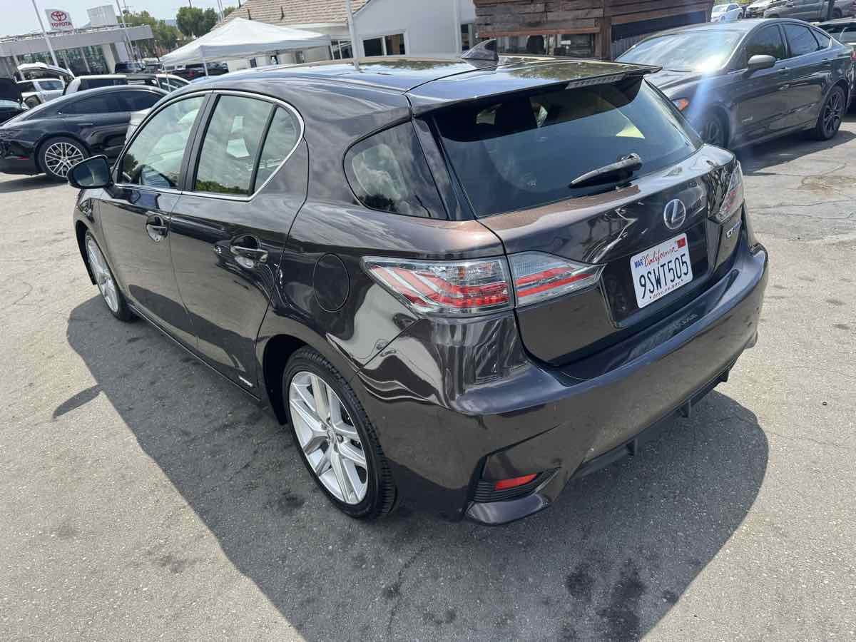 2014 Lexus CT 200h photo 4