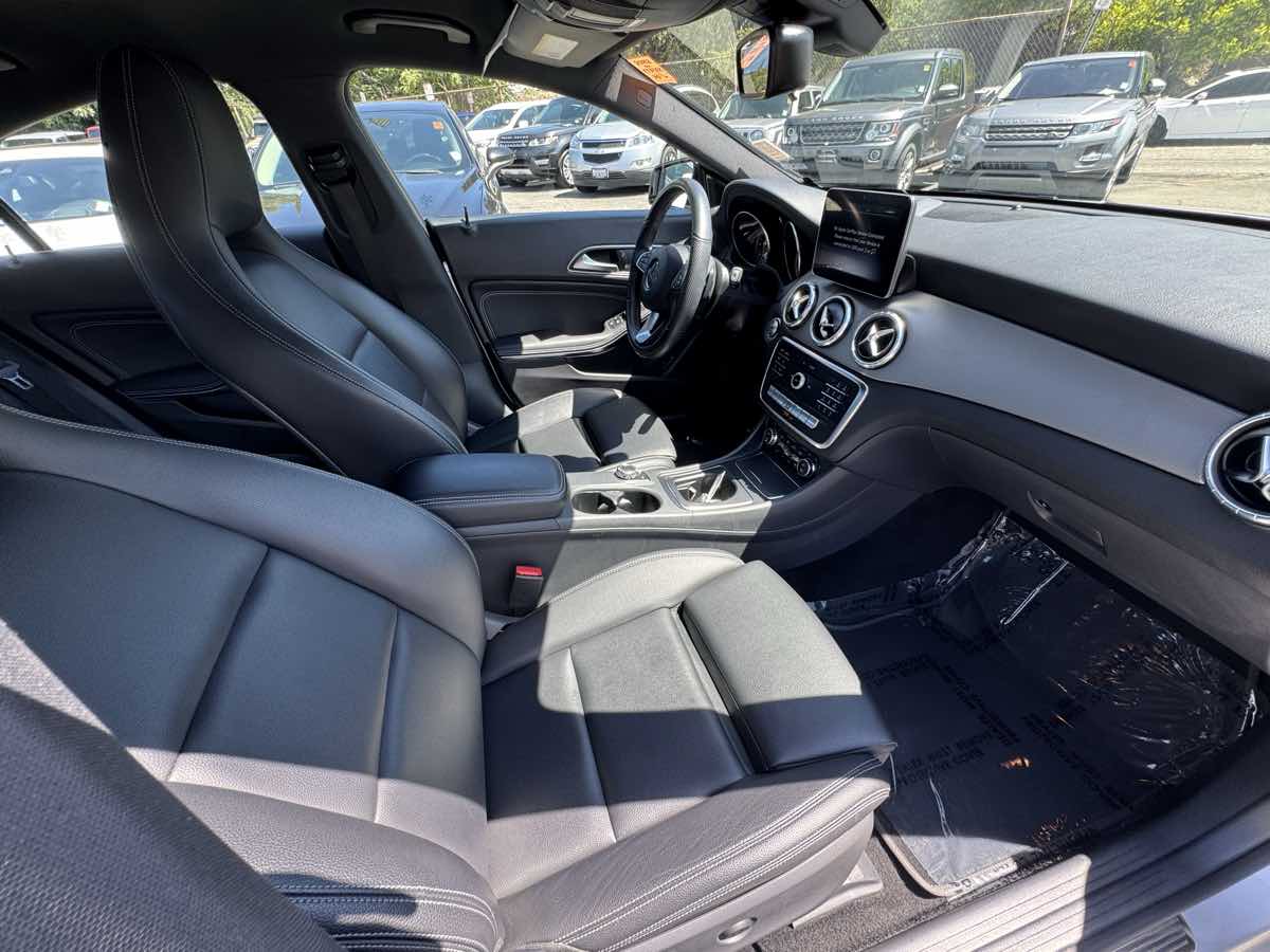 2019 Mercedes Benz CLA 250 photo 8