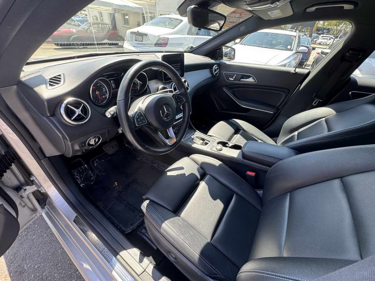 2019 Mercedes Benz CLA 250 photo 14