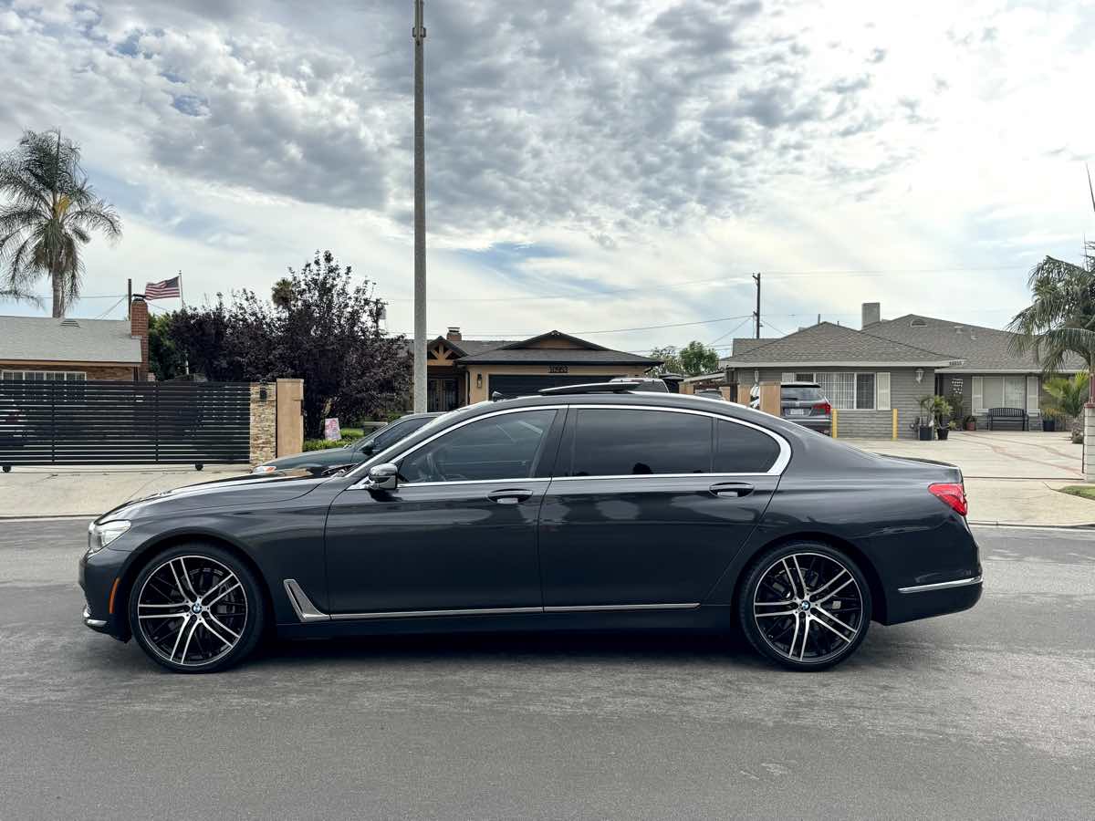 2016 Bmw 740i 7-series photo 2