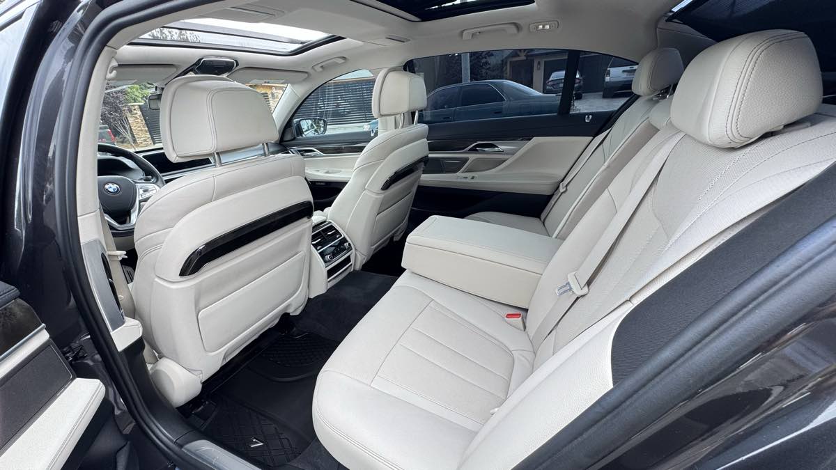 2016 Bmw 740i 7-series photo 9